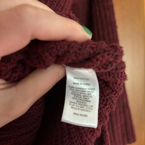 Express Cross-Back sweater - Picture 6 of 6